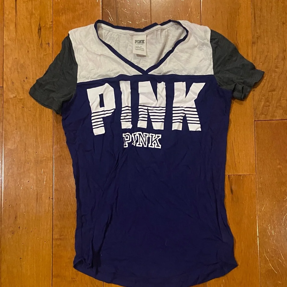 PINK Victoria's Secret Navy and Gray Short Sleeve Tee - Picture 1 of 5